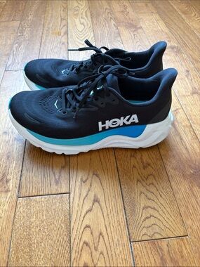 Hoka Arahi 8 Black with Teal Accent Running Shoes